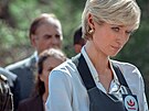 Elizabeth Debicki jako princezna Diana v esté sérii seriálu Koruna