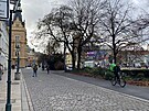 Cyklista srazil na kole v sadech Ptaticátník v Plzni seniorku a ván ji...