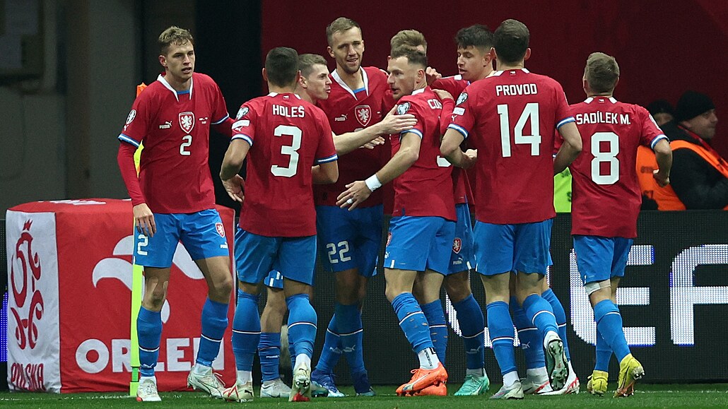 Radost eských fotbalist v Polsku v kvalifikaci o Euro 2024.