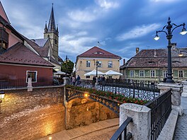 Rumunské Sibiu klame tlem. Architektura v jeho pekrásném historickém centru...