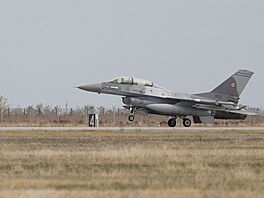 V Rumunsku oteveli nové stedisko pro F-16, kde se mají cviit i Ukrajinci....