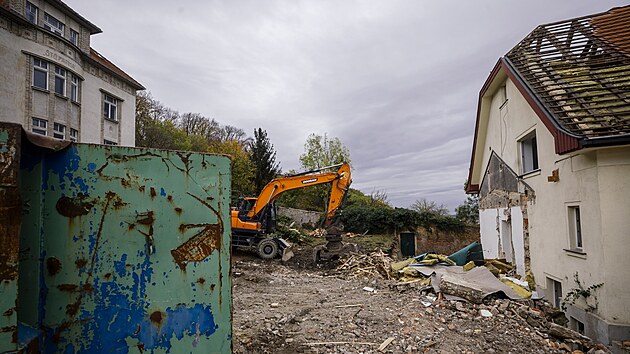 Schieszlova vila v Tich ulici na Smchov m bt zbourna. Na jejm mst m vyrst nov vila. Mstn obyvatel chtj jejmu zbourn zabrnit. (10. listopadu 2023)