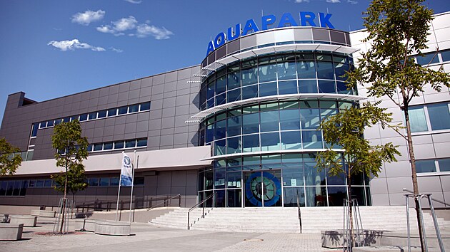 U Aquaparku Olomouc m� vzniknout nov� kryt� plaveck� baz�n v d�lce 25 metr�. Poslou�� hlavn� �kol�m a sportovn�m klub�m, m� uspokojit i v�t�� z�jem lid� o plav�n�.