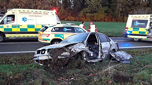 U obce Kr�sn� Les na Liberecku havarovaly autobus, n�kladn� a osobn� auto