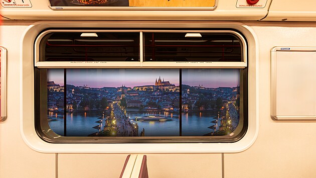 Ve středu začal v pražském metru mezi stanicemi Dejvická a Bořislavka zkušební provoz nového reklamně-informačního systému. Pomocí LED panelů se bude sdělení promítat přímo za okna projíždějícího metra. (15. listopadu 2023)