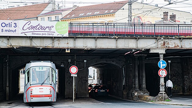 Viadukt v brněnské Křenové ulici potřebuje další opravu. Osobní železniční doprava na něm by během prací omezena být neměla.