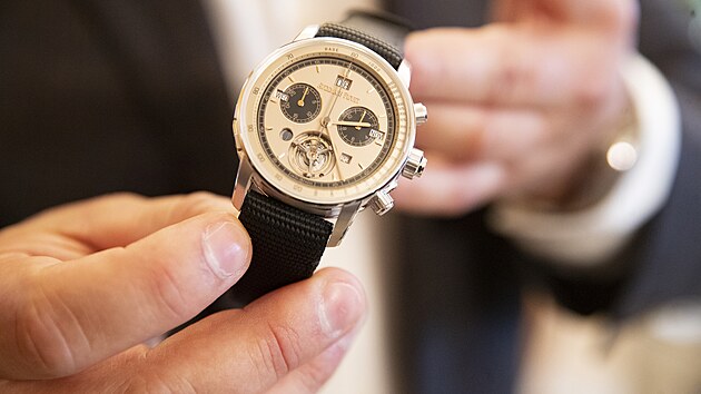 Investor, sbratel a Ji Heko pi pedn hodinek  Audemars Piguet Ultra-Complication Universelle RD#4.