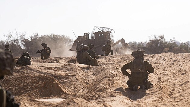 Izraelsk armda bhem odvetnch operac v Psmu Gazy (13. listopadu 2023)