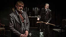 V inscenaci Ohe a popel se pedstaví herci Martin Huba (vpravo), Jií Dvoák...