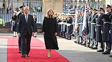 Slovenská prezidentka Zuzana aputová dorazila na  Praský hrad, kde ji...
