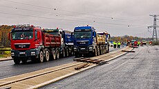 Zatovací zkouka nového mostu v Bludov