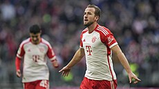Harry Kane slaví gól Bayernu v zápase proti Heidenheimu