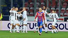 Hrái Slovácka slaví gól Marchase Doskiho, kterým vyrovnal skóre v zápase s...