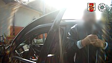 Opilý �idi� n�kolikrát naboural na benzince