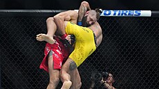 Ji�í Procházka dostal svého soupe�e b�hem prvního kola na zem.