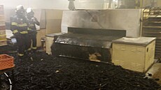V trutnovské pekárn vzplála pec na rohlíky, peivo skonilo na uhel. (19....