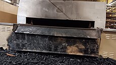 V trutnovské pekárn vzplála pec na rohlíky, peivo skonilo na uhel. (19....