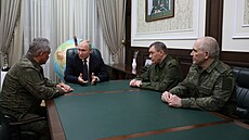 Putin navtívil táb ídící taení proti Ukrajin, o válce jednal s ministrem...