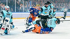 Boje o titul jsou ve Finsku náleit havé, ale týmy bez ance na play off ligu...