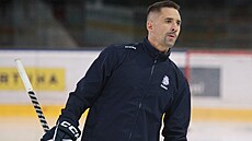Tomáš Plekanec v roli asistenta na tréninku české hokejové reprezentace.
