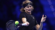 Alexander Zverev v duelu s Carlosem Alcarazem.