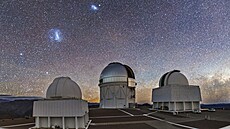 Magellanovy oblaky pi pohledu nad observatoí Cerro Tololo v Chile (13....