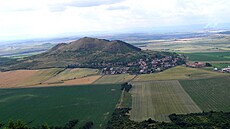 eské stedohoí - Pohled na Ranou z vrcholu Oblíku