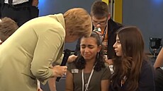 Nmecká kancléka rozplakala uprchlickou dívku Reem Sahwilovou, následn se ji...