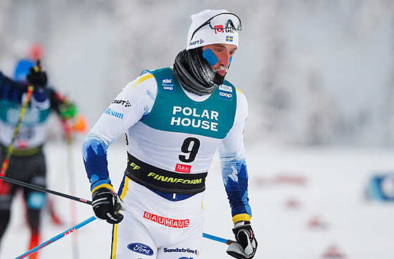 Švédský lyžař Calle Halfvarsson po závodu v Ruce