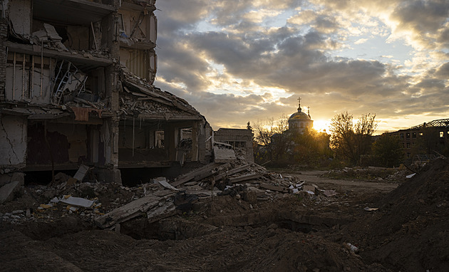 Válka se může opět rozšířit mimo východ a jih, obává se Ukrajina. Buduje obranu