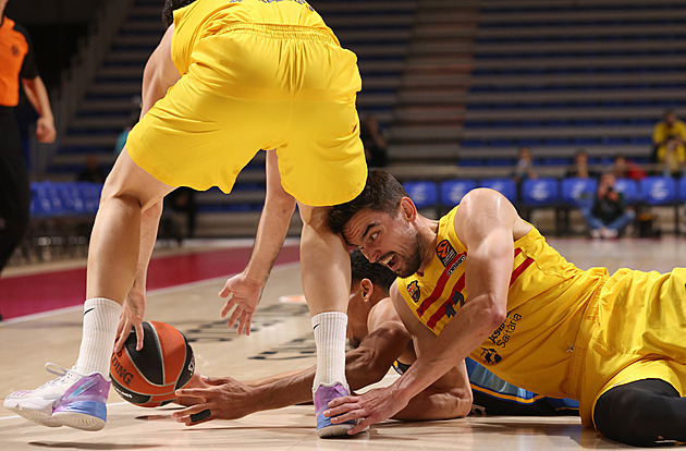 Barcelona v Eurolize těsně zdolala Maccabi, Satoranský dal pět bodů