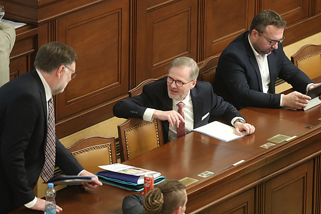 Poslanci schvalují státní rozpočet, na školství půjdou o čtyři miliardy víc