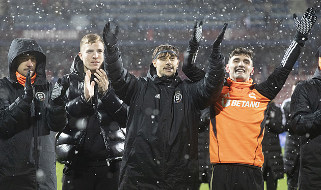 Sparta i Slavia zvládly zápasy proti posledním. Ligu trápilo zimní počasí