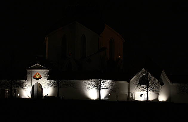 Kostel sv. Jana Nepomuckého na Zelené hoře dostal nové stmívatelné osvětlení