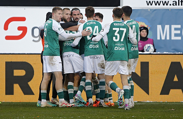 Jablonec - Pardubice 2:1, zápas řídil domácí Kratochvíl. Hosty držel Budínský