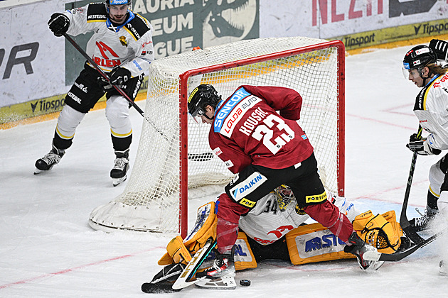 ONLINE: Sparta hájí první místo, Kladno hostí Třinec. Liberec hraje ve Vítkovicích