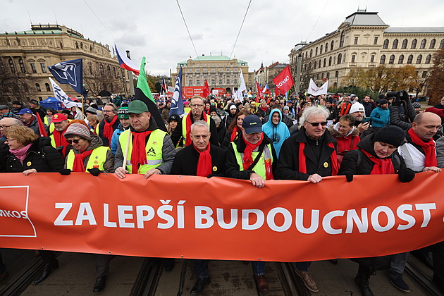 STALO SE DNES: Odbory protestovaly proti škrtům, Izrael protáhne klid zbraní