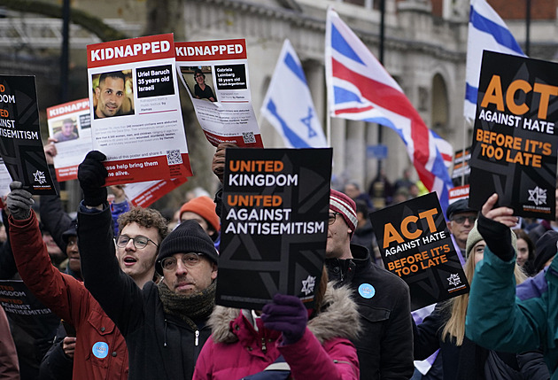 Nulová tolerance pro antisemity. V Londýně vyšly do ulic desetitisíce lidí