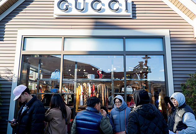 Stávkování je v módě. Zaměstnanci Gucci demonstrovali před sídlem firmy