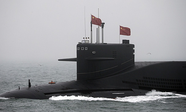 Noční můra USA. Čína staví „neviditelné“ ponorky a buduje podmořskou zeď