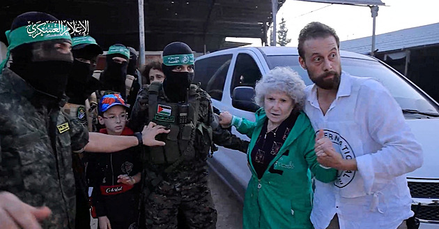 Kdo jsou propuštění rukojmí Hamásu a izraelští vězni