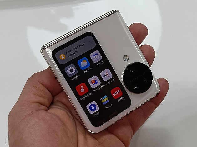 Nám by se líbily, jenže tyto zajímavé telefony zatím v Česku nejsou