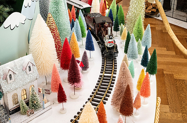 OBRAZEM: Kouzlo, divy a radost. Americká první dáma ukázala vyzdobený Bílý dům