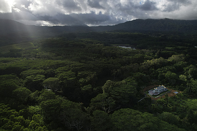 V zeleni Havaje se ukrývá jediný ručně tesaný hinduistický chrám na Západě