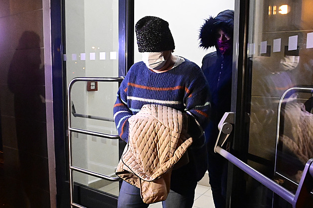 Charvát snáší vazbu dobře, teď by se mu Pardubicemi chodilo těžko, říká advokát