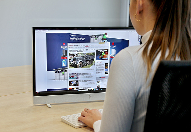 První test v Česku: Přenosný domácí počítač od HP má automatické nožičky