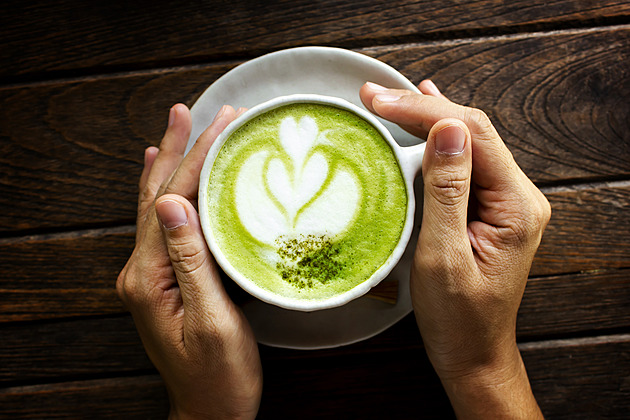 Matcha mánie postihla celý svět. Japonští farmáři nestíhají poptávku
