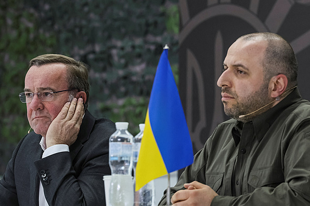 Německý ministr obrany dorazil do Kyjeva. Ukrajině přislíbil podporu za miliardy