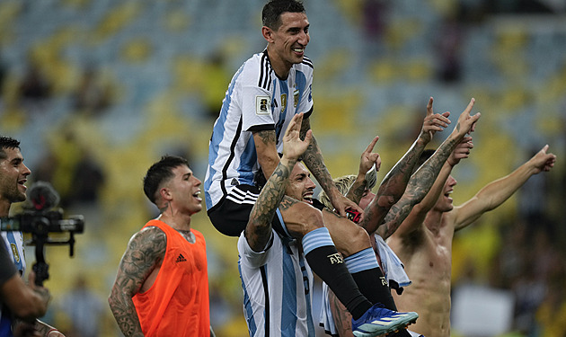 Argentina v kvalifikaci MS uspěla v Brazílii, zápas zdržely rvačky fanoušků