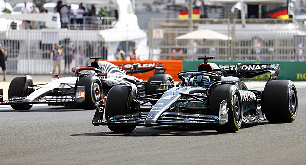 První trénink F1 v Abú Zabí vyhrál Russell před Drugovichem a Ricciardem